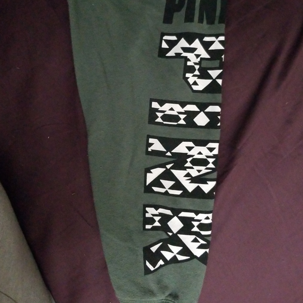 Olive Aztec Crew - Picture 4 of 4